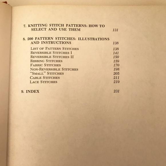 THE COMPLETE BOOK OF KNITTING - Picture 7 of 10